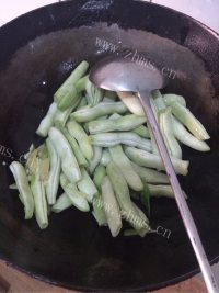 美味的芸豆焖面做法图解5)