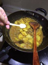 家常咖喱土豆牛肉做法图解8)