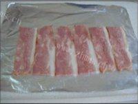 自制豆芽虾仁烟肉卷做法图解5)