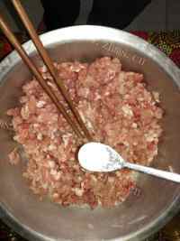 鲜美可口的白菜猪肉馅包子做法图解9)