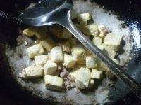 家常菜肉末炒豆腐做法图解6)