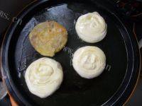 自己做的香酥牛肉饼