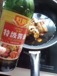 自制酱牛肉做法图解5)