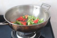 美味的黑椒牛肉做法图解6)