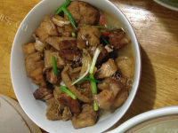 家常菜豆腐烧肉做法图解1)