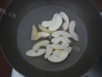 好喝的雪梨菊花茶做法图解6)