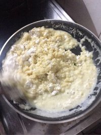 喷香的奶油泡芙做法图解3)