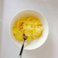 美味火腿烘蛋松饼做法图解4)