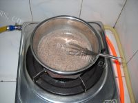 美味的黑豆肉松餐包做法图解3)