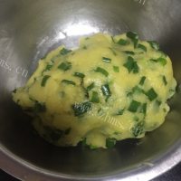 自制葱香饼干做法图解6)