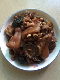 美味的花生猪蹄
