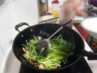 「DIY美食」蒜苔炒腊肉做法图解5)