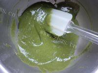 自制抹茶奶油蛋糕卷做法图解4)