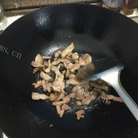 家常菜芦笋炒肉做法图解5)