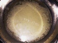 好吃的腊肉汤炖春笋做法图解2)