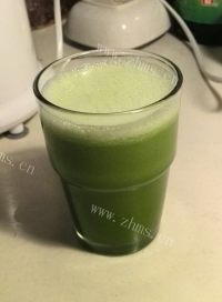 排毒鲜榨苦瓜汁做法图解8)