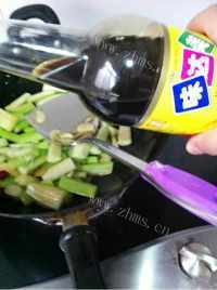 家常菜辣椒炒丝瓜做法图解7)