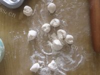 喷香的猪肉韭菜饺子做法图解7)