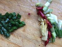 白菜炖宽粉条的做法图解三