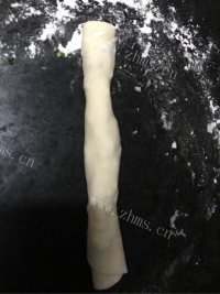 回味无穷的葱花饼做法图解6)