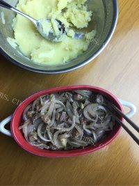 西式焗烤牛肉土豆泥做法图解5)