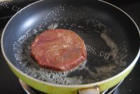 美味的黑椒牛扒做法图解4)
