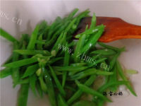 家常菜肉丝炒豆角做法图解7)