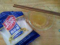 很有食欲的自制双皮奶做法图解4)