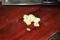 鲍鱼蒸粉丝做法图解4)