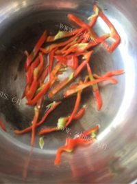 秘制白萝卜烧鸡腿做法图解3)