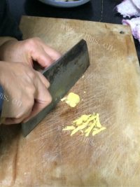 回味无穷的红烧鱼头做法图解2)