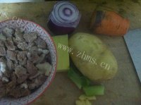 美味的砂锅牛肉煲做法图解1)