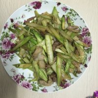 家常菜芦笋炒肉