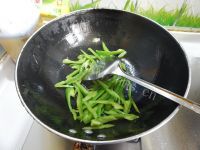 美味的青椒炒香干做法图解5)