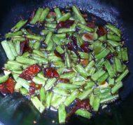 「DIY美食」干煸四季豆做法图解8)