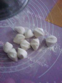 自己做的韭菜水饺做法图解5)