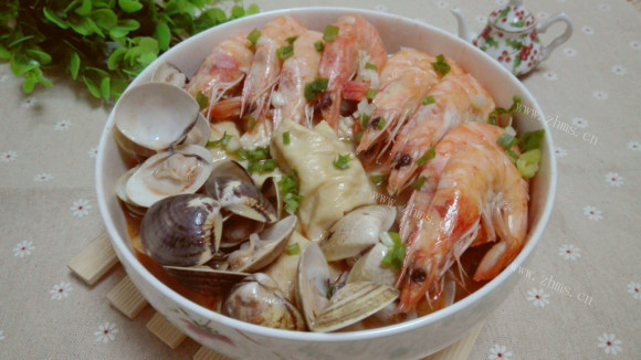 珍馐美味的海鲜百叶包