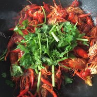 美味的麻辣小龙虾做法图解11)