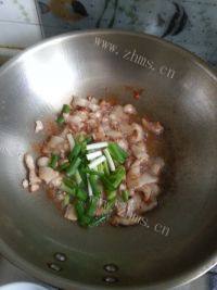家常菜春笋炒肉片做法图解7)