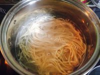 美味的葱油拌面做法图解10)