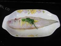 美味的清蒸龙利鱼做法图解3)