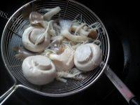 美美厨房之蘑菇汤的做法图解四