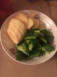 美味的红烧土豆做法图解1)