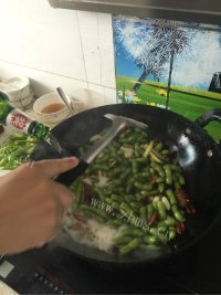 下酒菜香辣毛豆做法图解8)