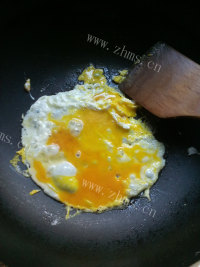 美味的南瓜虾仁炒饭做法图解2)