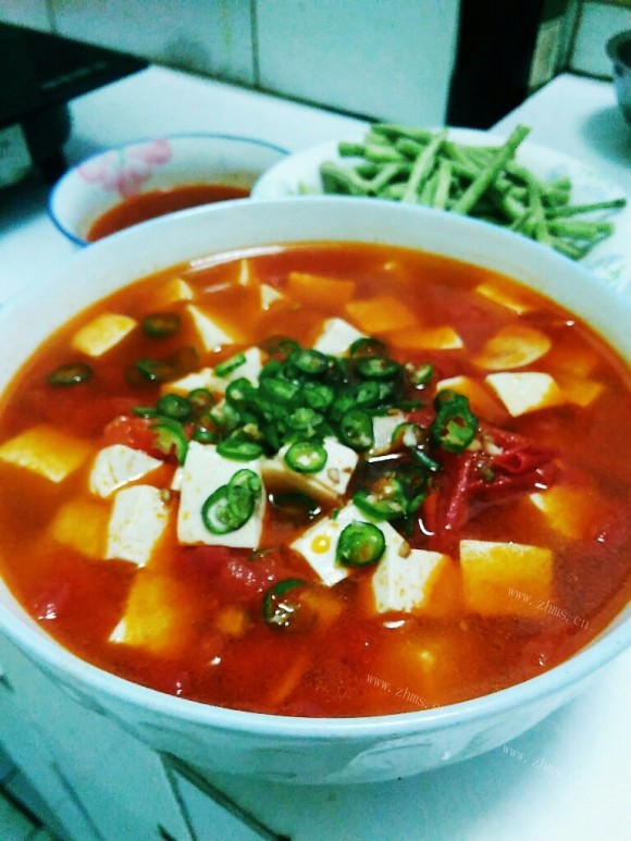 香气浓郁的西红柿豆腐汤