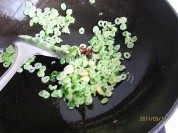 美味的豆角炝锅面做法图解3)
