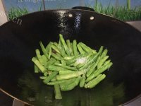 家常菜清炒四季豆做法图解5)