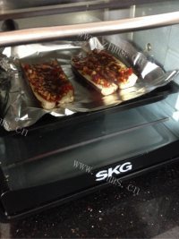 美味营养的蒜香烤茄子做法图解5)