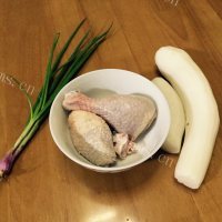 美味的萝卜鸡汤做法图解1)